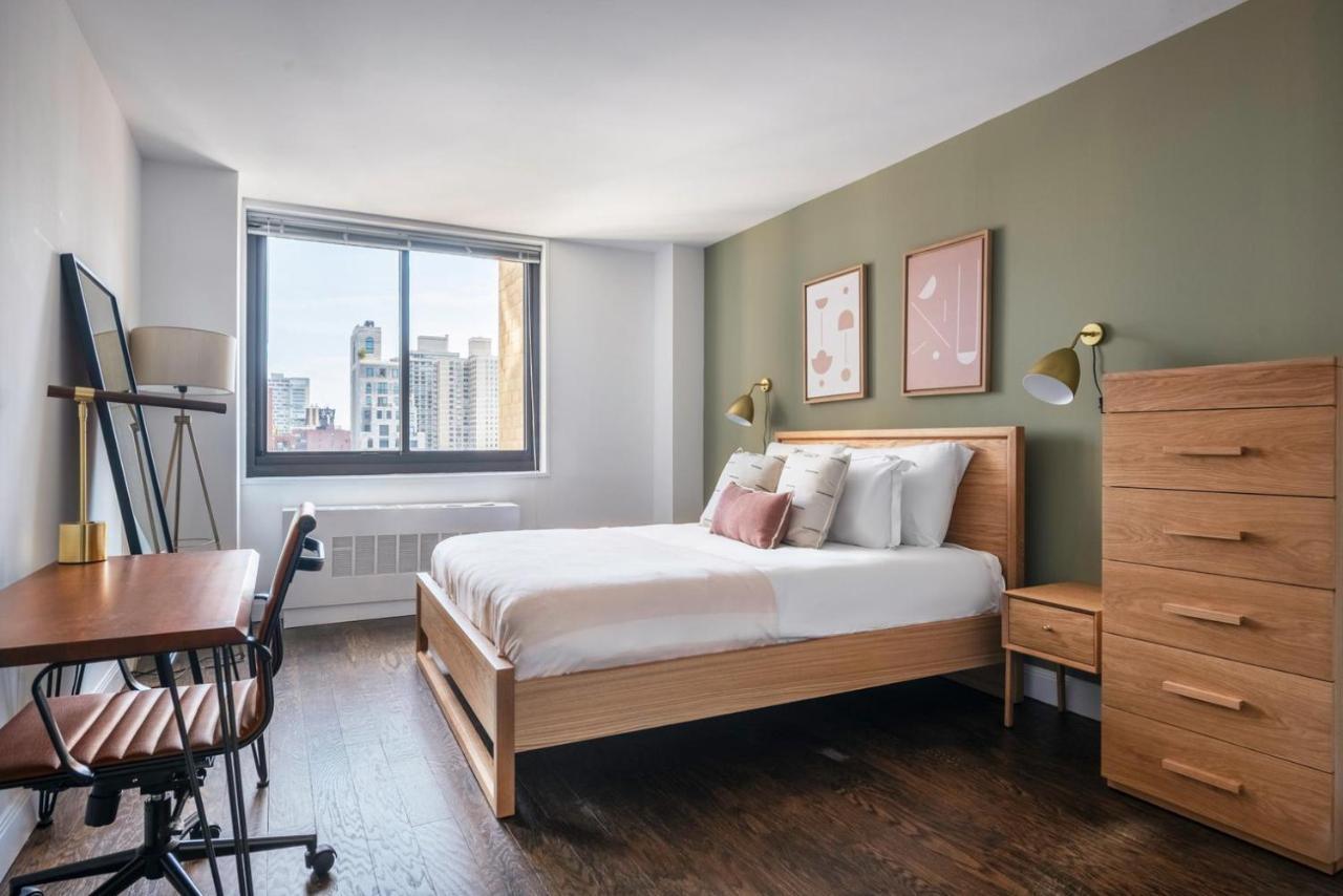 Ues 2br W Gym Doorman Balcony Stunning Roof Nyc-502 Apartment