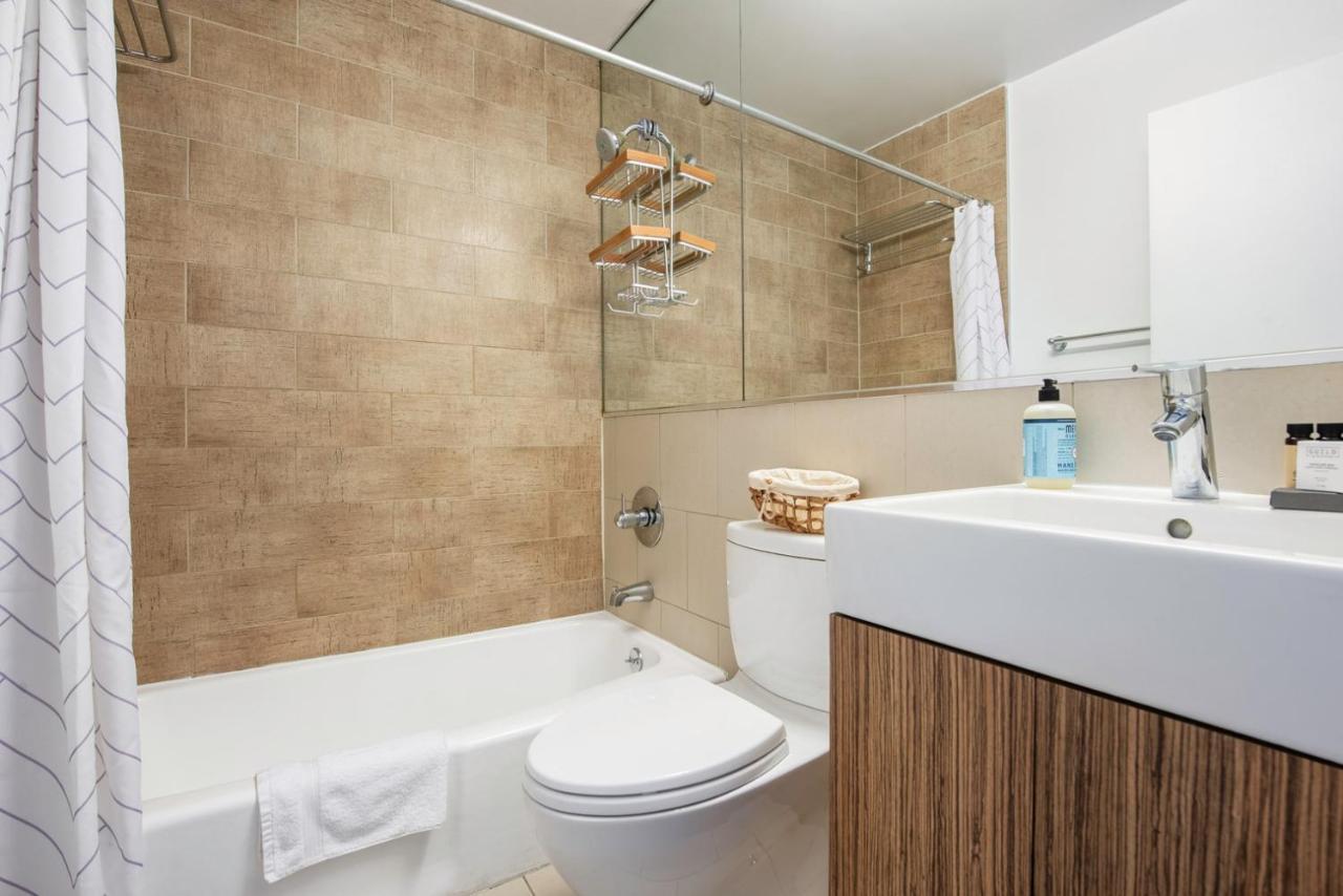 Apartment Ues 2br W Gym Doorman Balcony Stunning Roof Nyc-502 New York