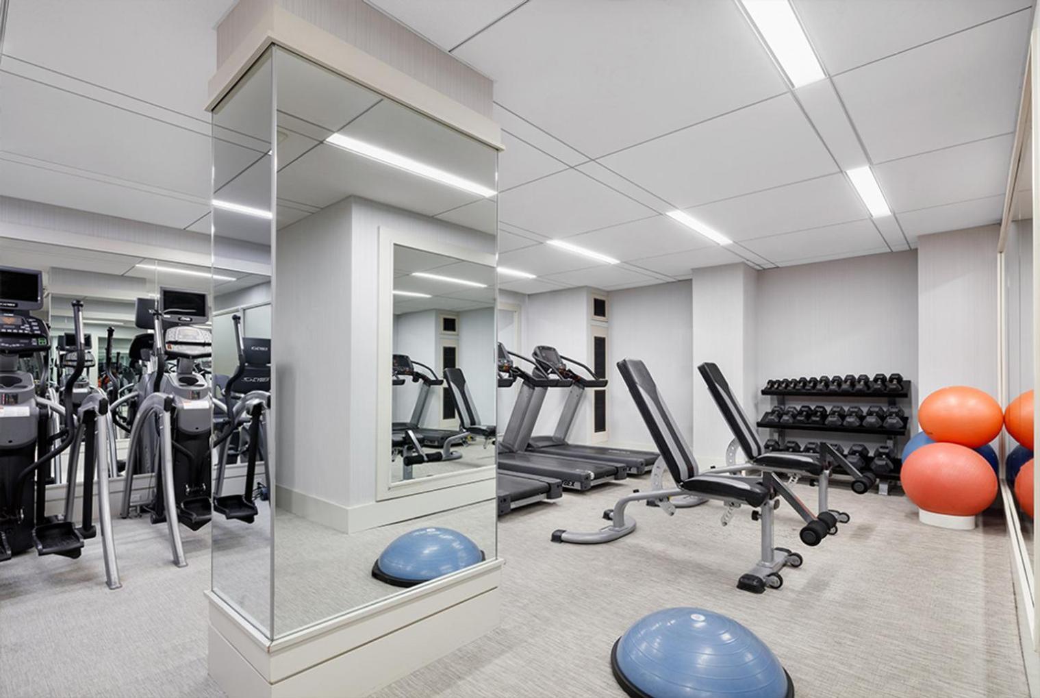 Ues 2br W Gym Doorman Balcony Stunning Roof Nyc-502 Apartment *